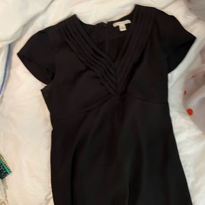 Satin black Banana Republic dirt with back zip, sz 4, excellent condition